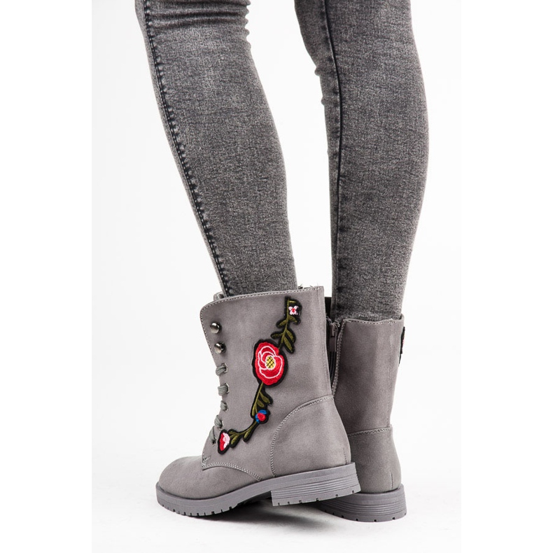 Sport Bolsos de ante bordados gris 1