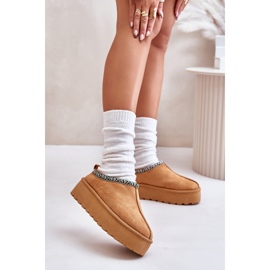 Pantuflas Mujer Plataforma Con Bordado Camel Neroma beige 2