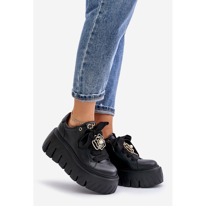 Zapatillas De Mujer Con Suela Maciza Y Decoración Dorada CheBello 4530 Negro 1