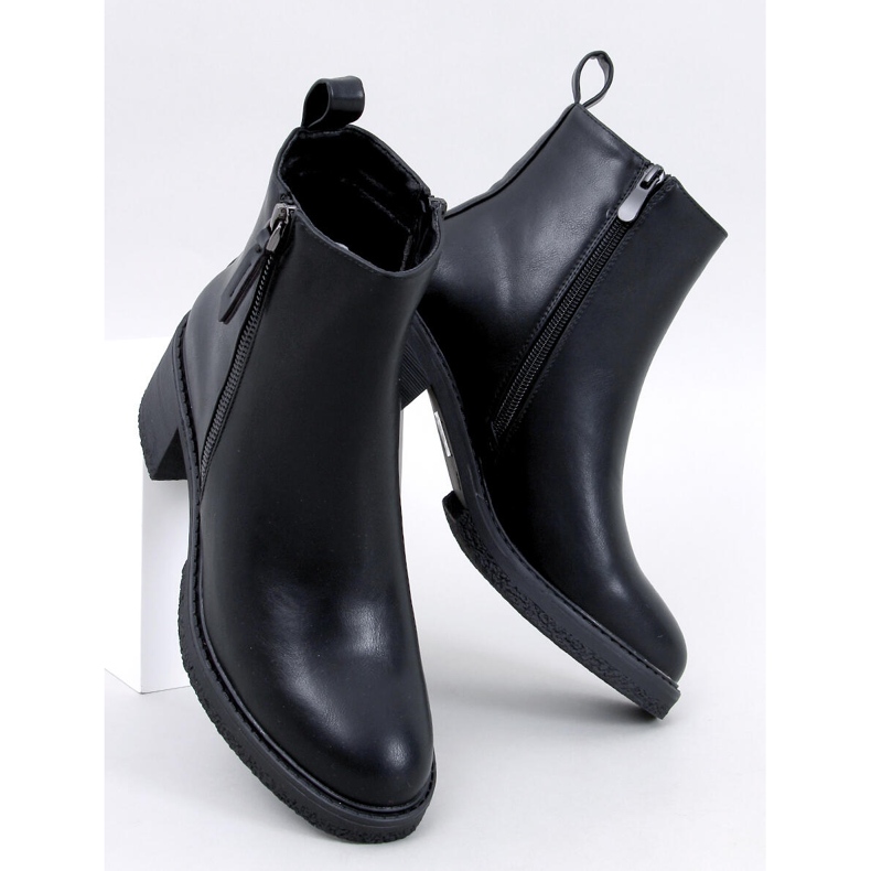 Botín tacón guire flor plena flor negro 1