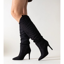 Botas Aine tacón negro con volantes 1
