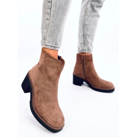 Botines Eliza de ante caqui con tacón ancho beige 4