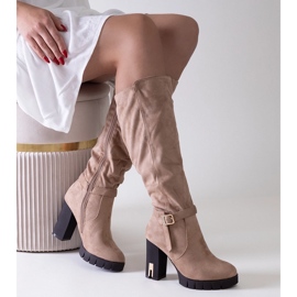 Botas de tacón alto con aislamiento beige de Alra 2