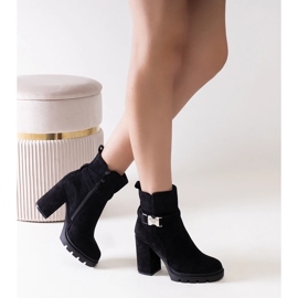 Botines negros de tacón adornados con hebilla Torhia 3