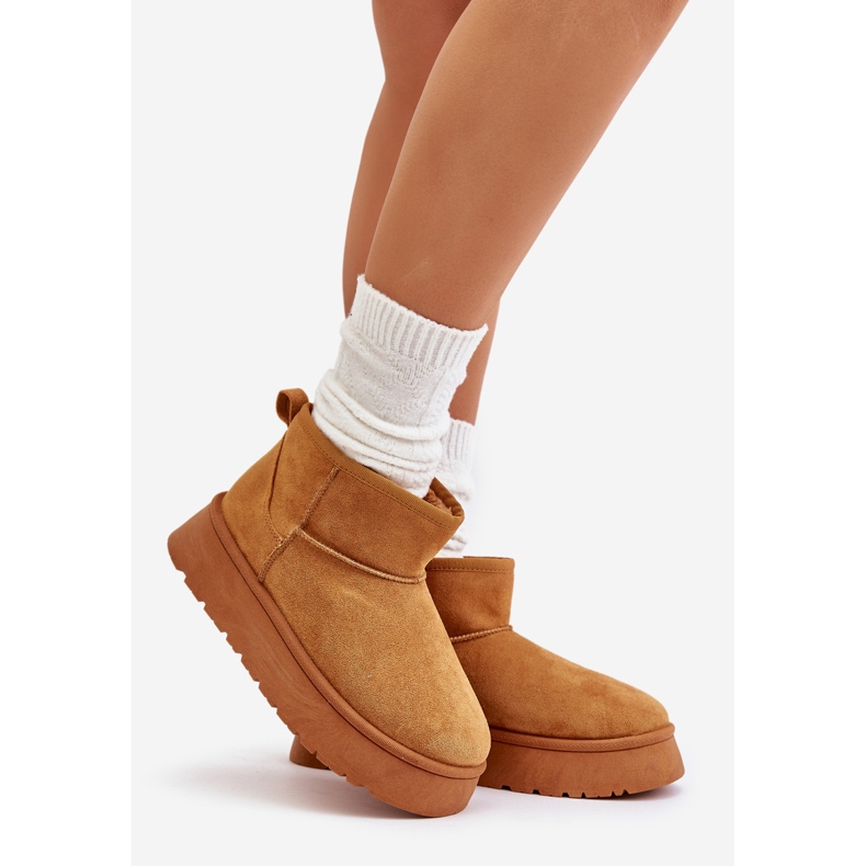 Botas de nieve de plataforma baja para mujer aisladas con piel Camel Saldren marrón 1