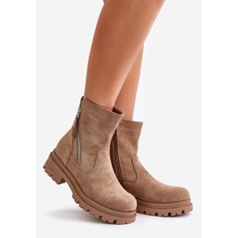 Botines aislantes con tacón plano confeccionados en ante ecológico, beige Reloma 1