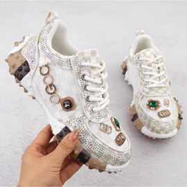 Zapatos de mujer ricamente decorados con circonitas, blanco Potocki 16324 1