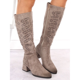 Botas de mujer caladas con aislamiento de ante caqui Potocki 12506 beige 4