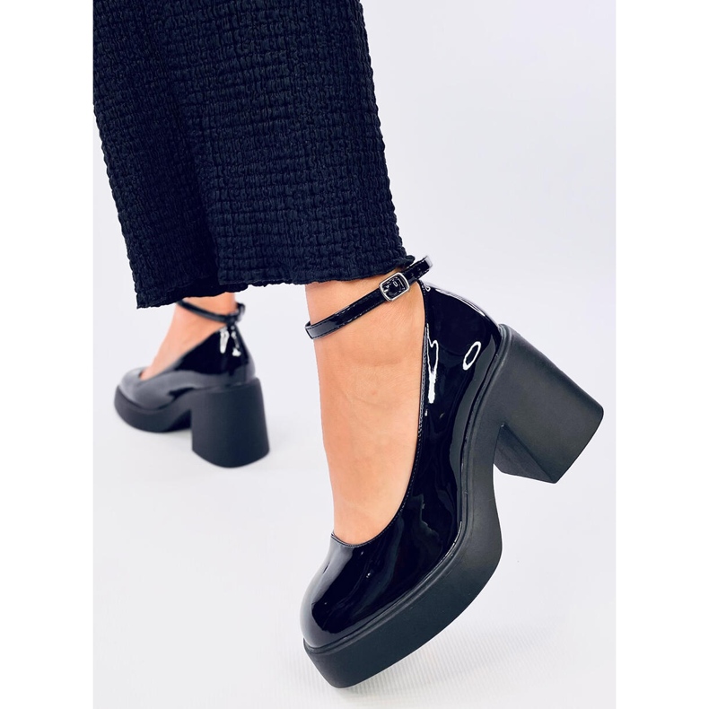 Salón Termet tacón ancho negro 1