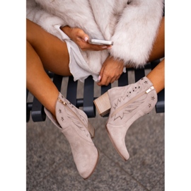 Botas Vaqueras De Ante Calado Y Tacón Alto Lewski 3613 Cappucino beige 6