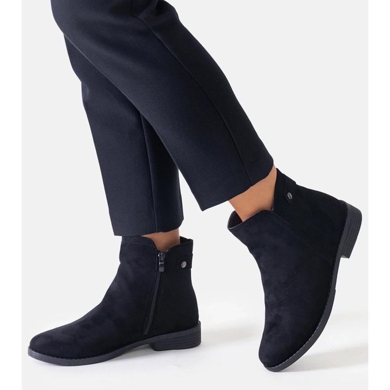 Botín clásico negro confeccionado en ante ecológico Pereia 1 Botín clásico negro confeccionado en ante ecológico Pereia 1