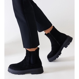 Botas altas negras sobre plataforma gruesa de ante ecológico Sabra. negro 2
