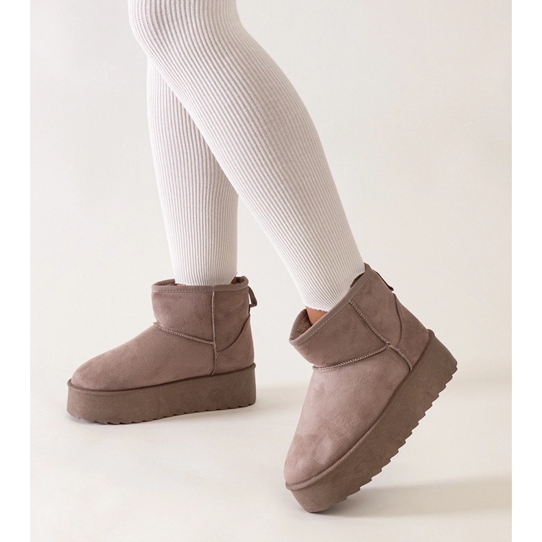 Botas de nieve casual beige oscuro con plataforma alta de Thaisa 1