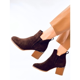 Botas de tacón Hallie Brown de ante marrón 5