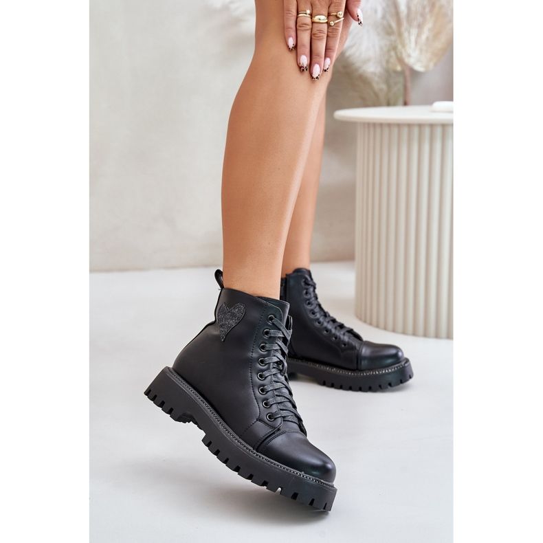Botines de mujer con cremallera y corazón decorativo negro Obeena 2