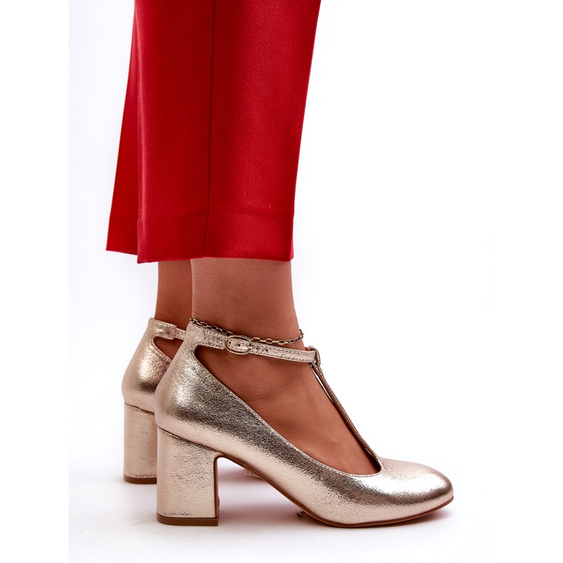 Mascara Bombas para mujeres con cuero ecológico en el Post Golden Metalic dorado 5