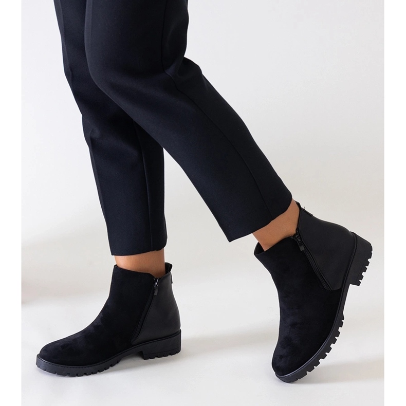 Botines negros de plataforma confeccionados en ante ecológico Kirla 1