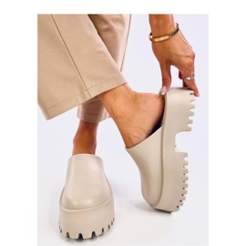 Zuecos de espuma Ernest Caqui - Inello verde 1 Zuecos de espuma Ernest Caqui - Inello verde 1