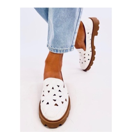 Mocasines blancos calados 2