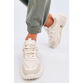 Zapatillas de mujer beige. 2