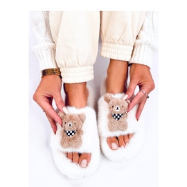 Pantuflas de pelo beige con osito 2