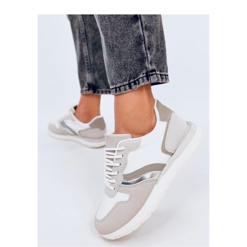 Zapatillas blancas de mujer. blanco 1