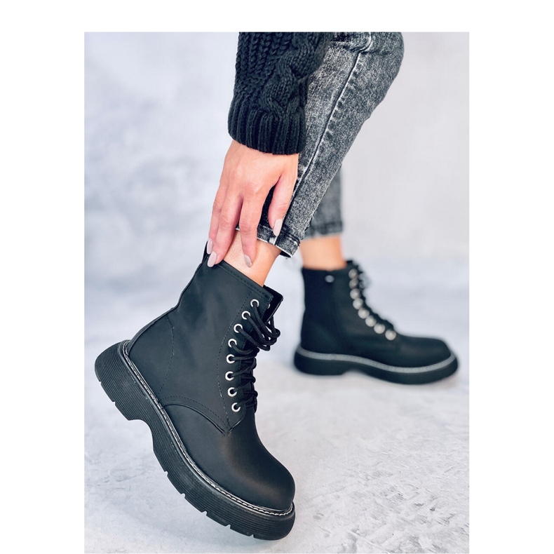 Botas negras con cordones negro 1