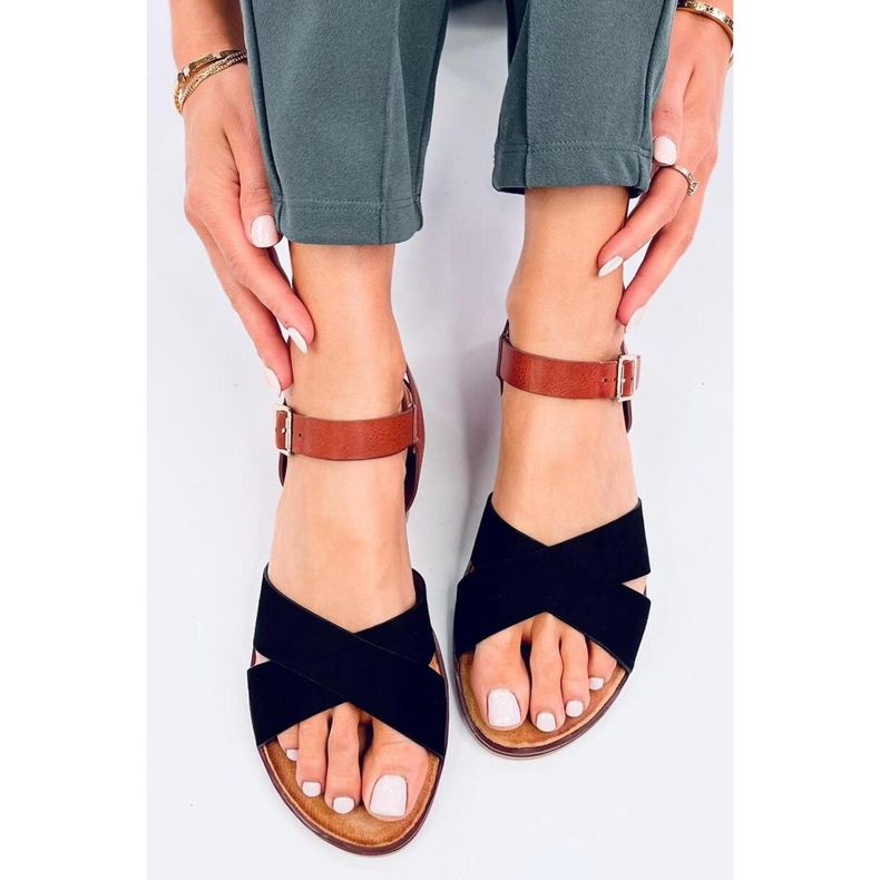 Sandalias elevadas de mujer. negro 1