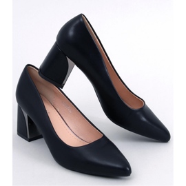 Zapatos negros de tacón alto 1