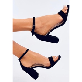 Sandalias negras de tacón para mujer. negro 3