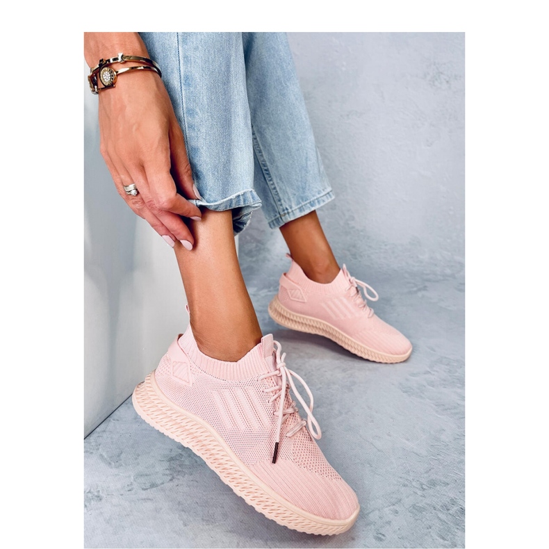 Calzado deportivo tipo calcetín para mujer. rosado 1