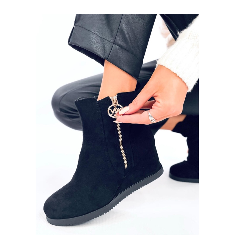 Vavin Botines cuña negros con cremallera dorada - Inello 1