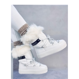 Botas de nieve de mujer blancas con pelo. blanco 3