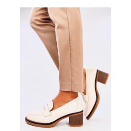 Mocasines beige de tacón 2