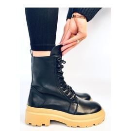 Botines con cordones y protector negro 1