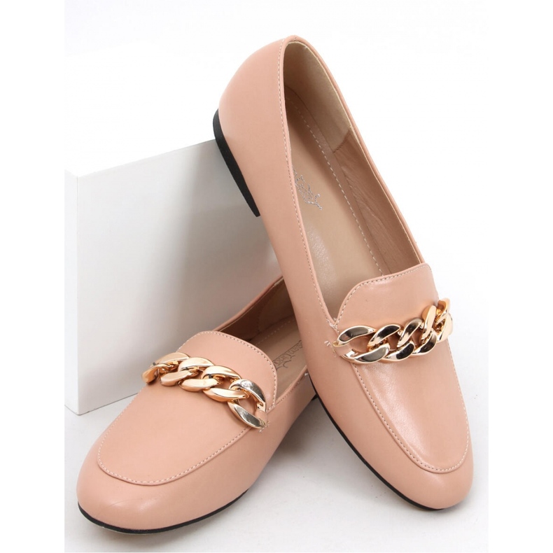 Mocasines de mujer nude con cadena. beige 1