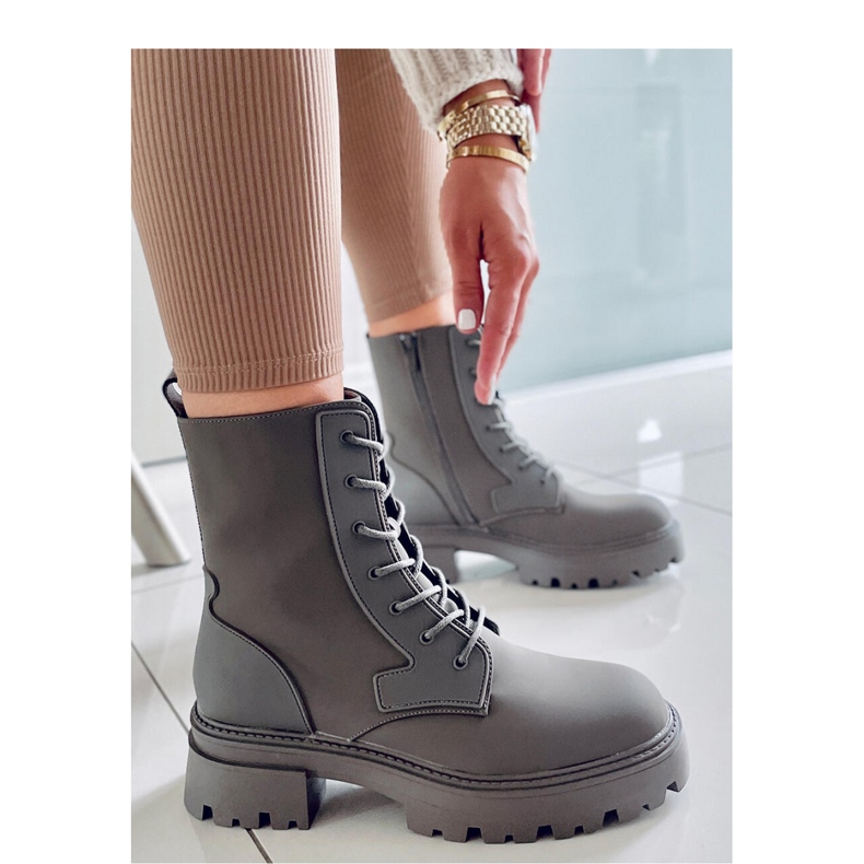 Tamar Botín cordones verde - Inello 2