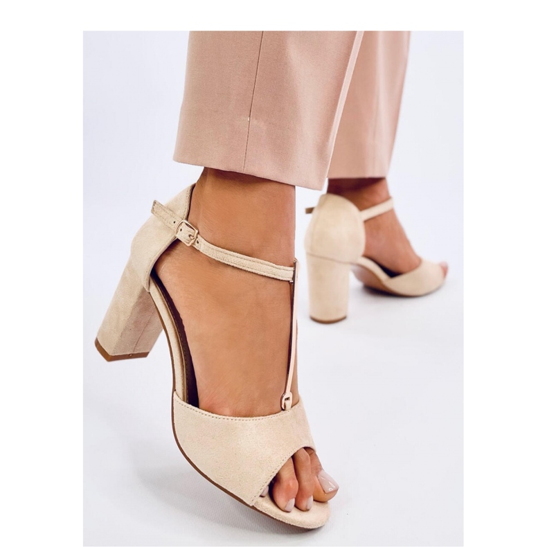 Ferdi Sandalias de tacón beige con decoración dorada - Inello 1