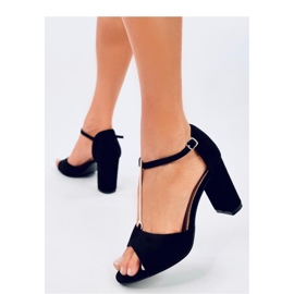 Sandalias de tacón con adorno dorado Ferdi Negro - Inello 3