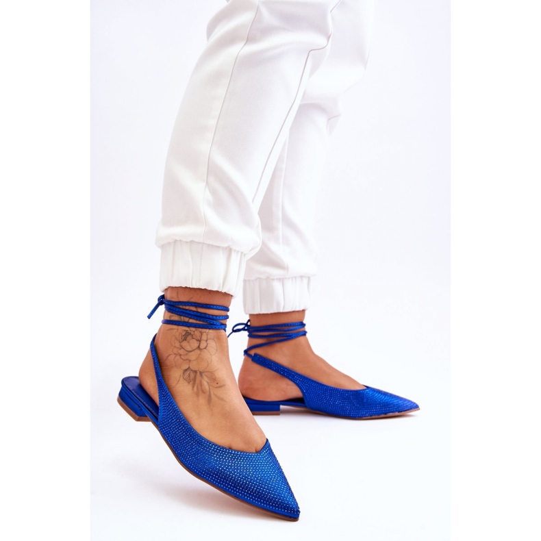 Bailarinas de mujer con cordones azules 1