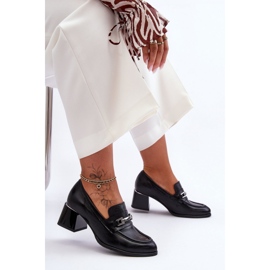 Zapatos de tacón de mujer negros con decoración. 1 Zapatos de tacón de mujer negros con decoración. 1