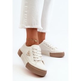 Zapatillas blancas de mujer. blanco 2