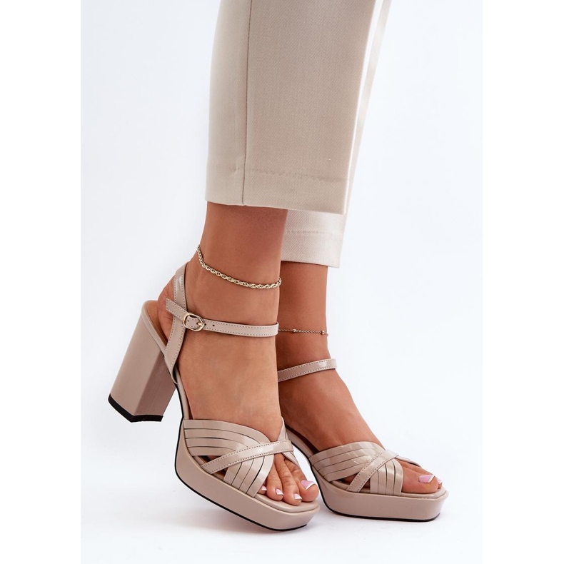 Sandalias de tacón elegantes para mujer. beige 1