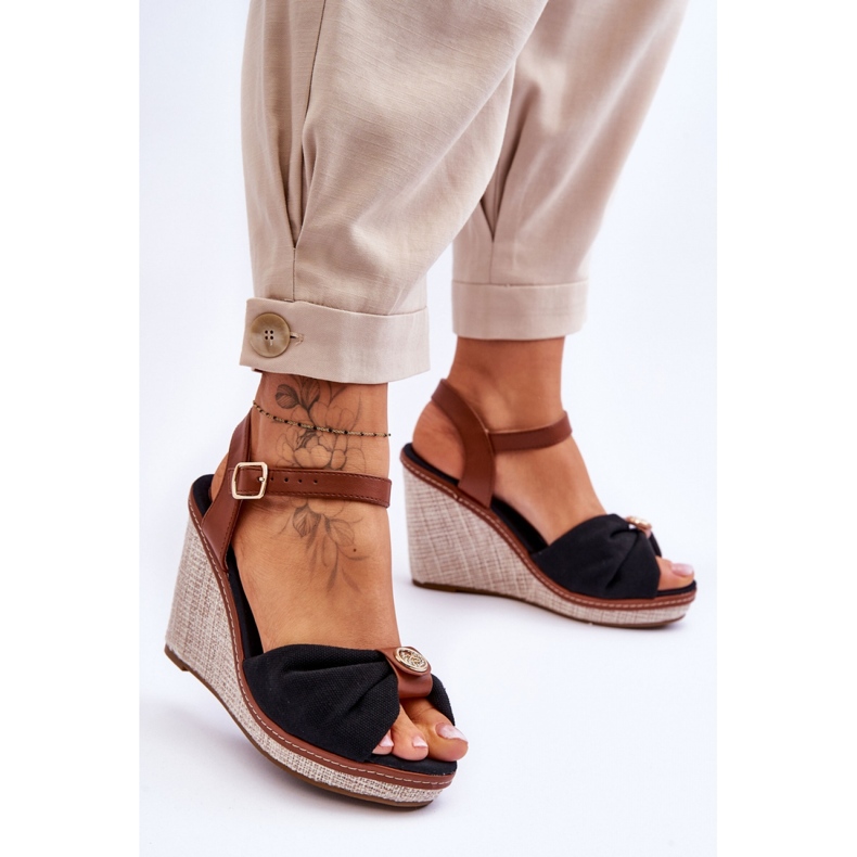 Sandalias de cuña de mujer de color negro 1