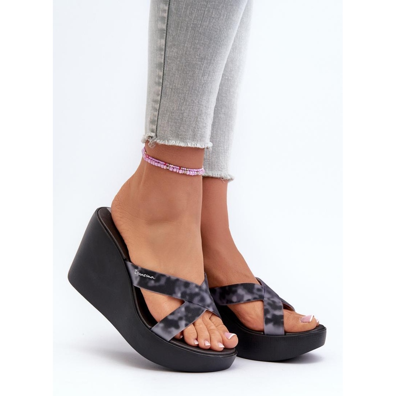 Sandalias cuña mujer Ipanema negro 1