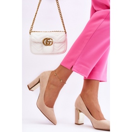 Zapatos de salón de ante beige 2