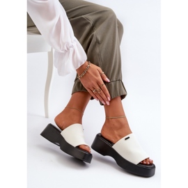 Step in style Sandalia Chanclas Modelo Big Star NN274022 Blanco - Pisa con estilo 1