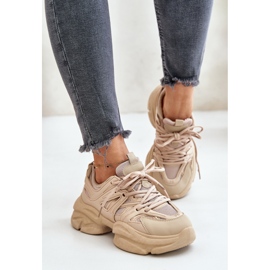 Zapatillas de mujer beige con suela maciza. 2