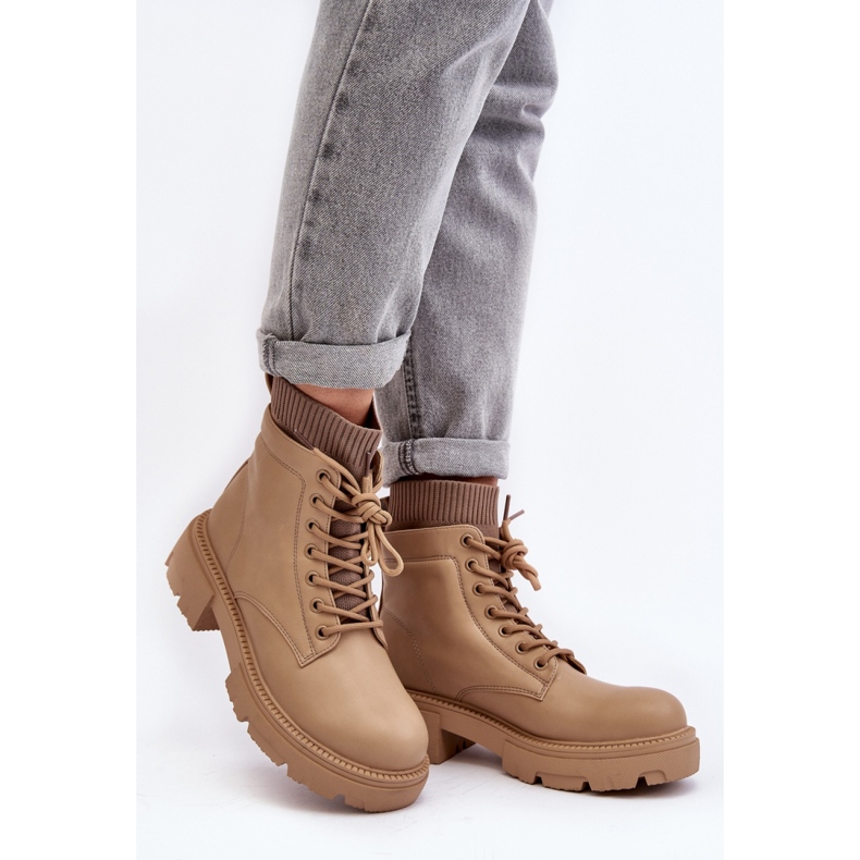 Botas sin cordones beige con lazos 1