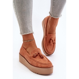 Mocasines de mujer confeccionados en ante ecológico con plataforma. naranja 2
